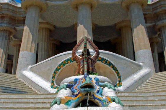 park guell barcelona aavtravel